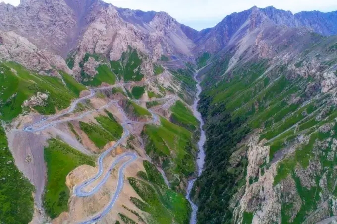 10月8日起伊昭公路双向封闭，明年见-爱新疆